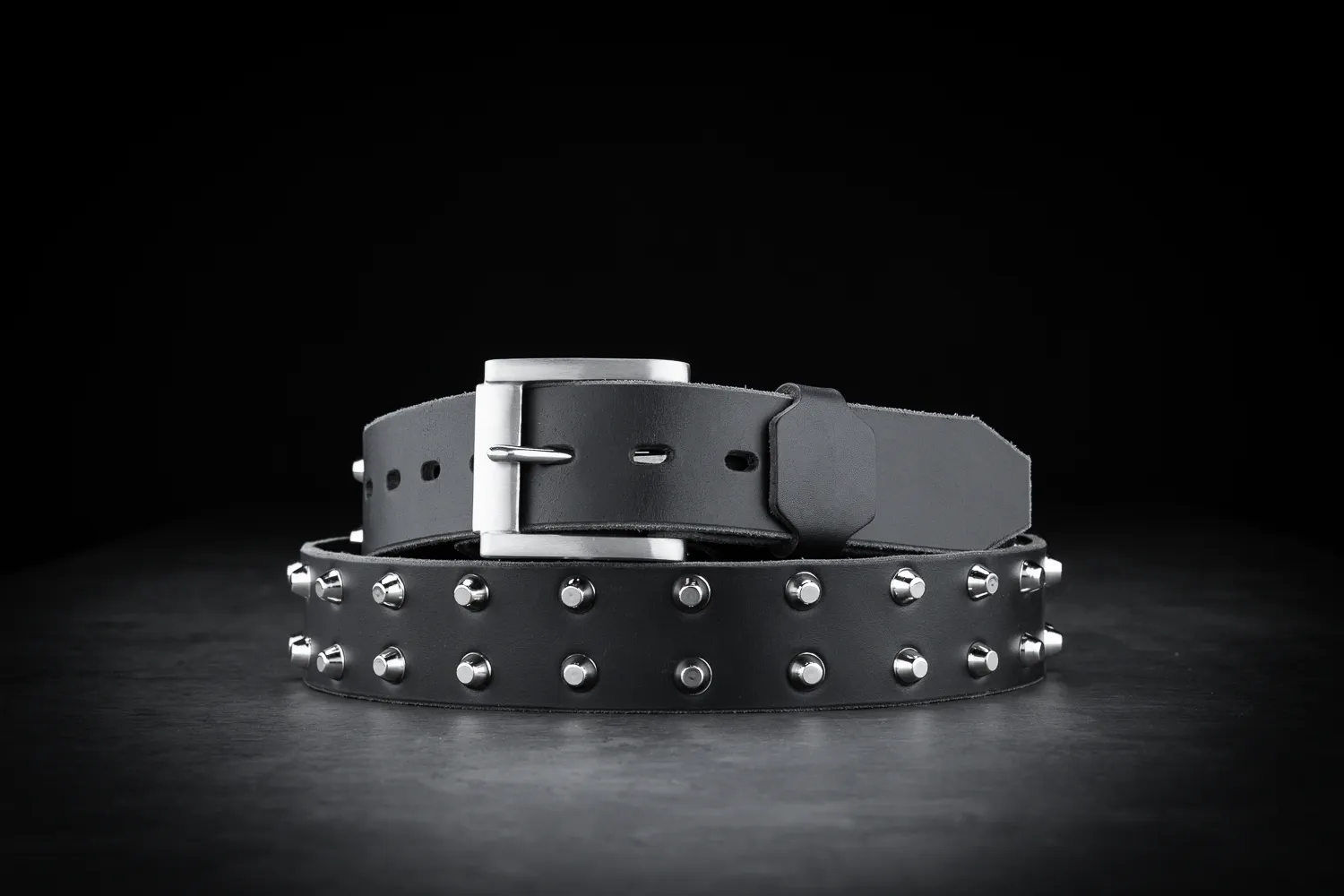 IRONLINE<br>Studded Leather Belt