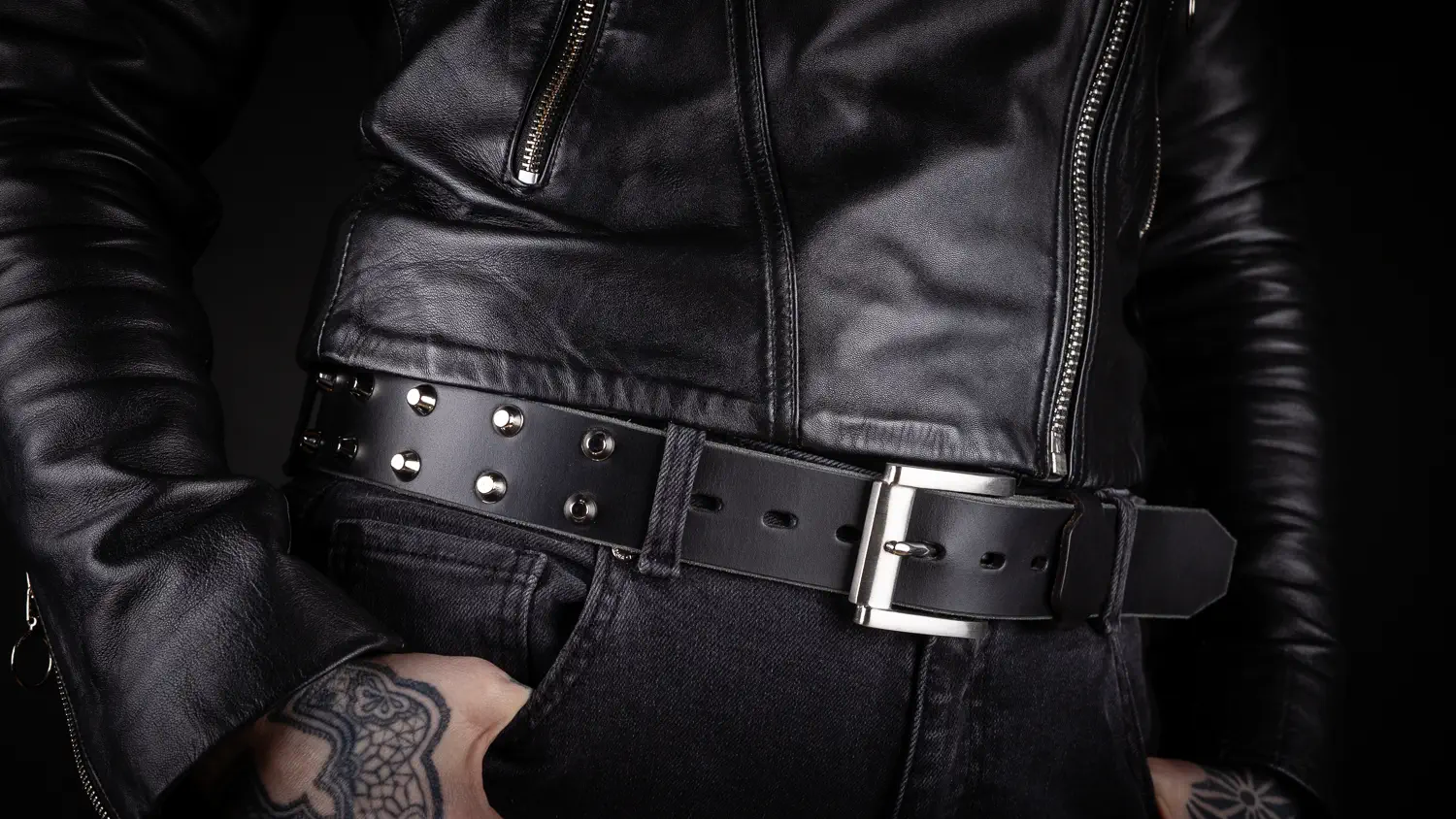 IRONLINE<br>Studded Leather Belt - Image 7