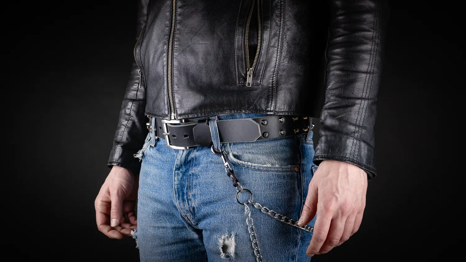 IRONLINE<br>Studded Leather Belt - Image 4