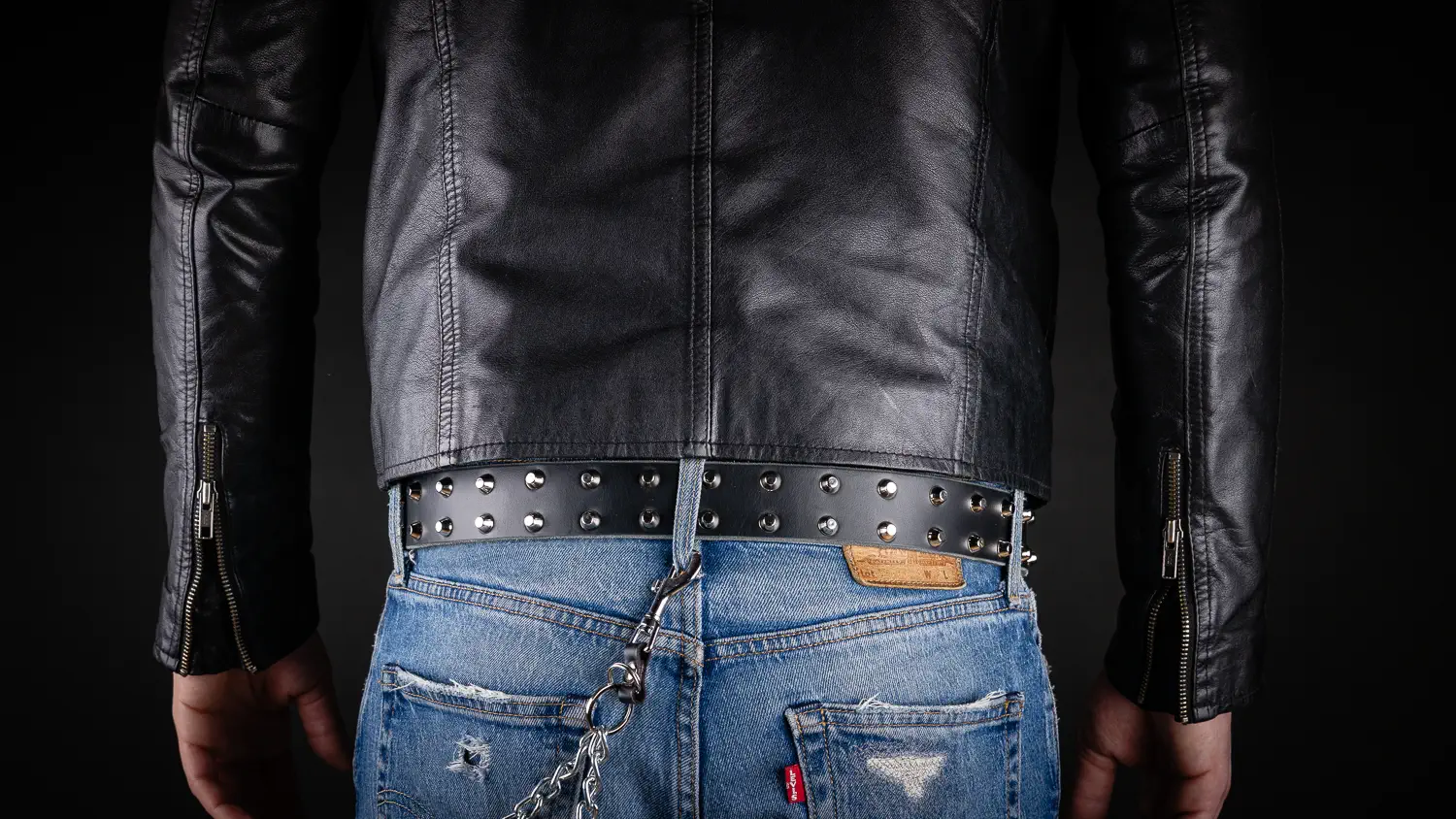 IRONLINE<br>Studded Leather Belt - Image 2