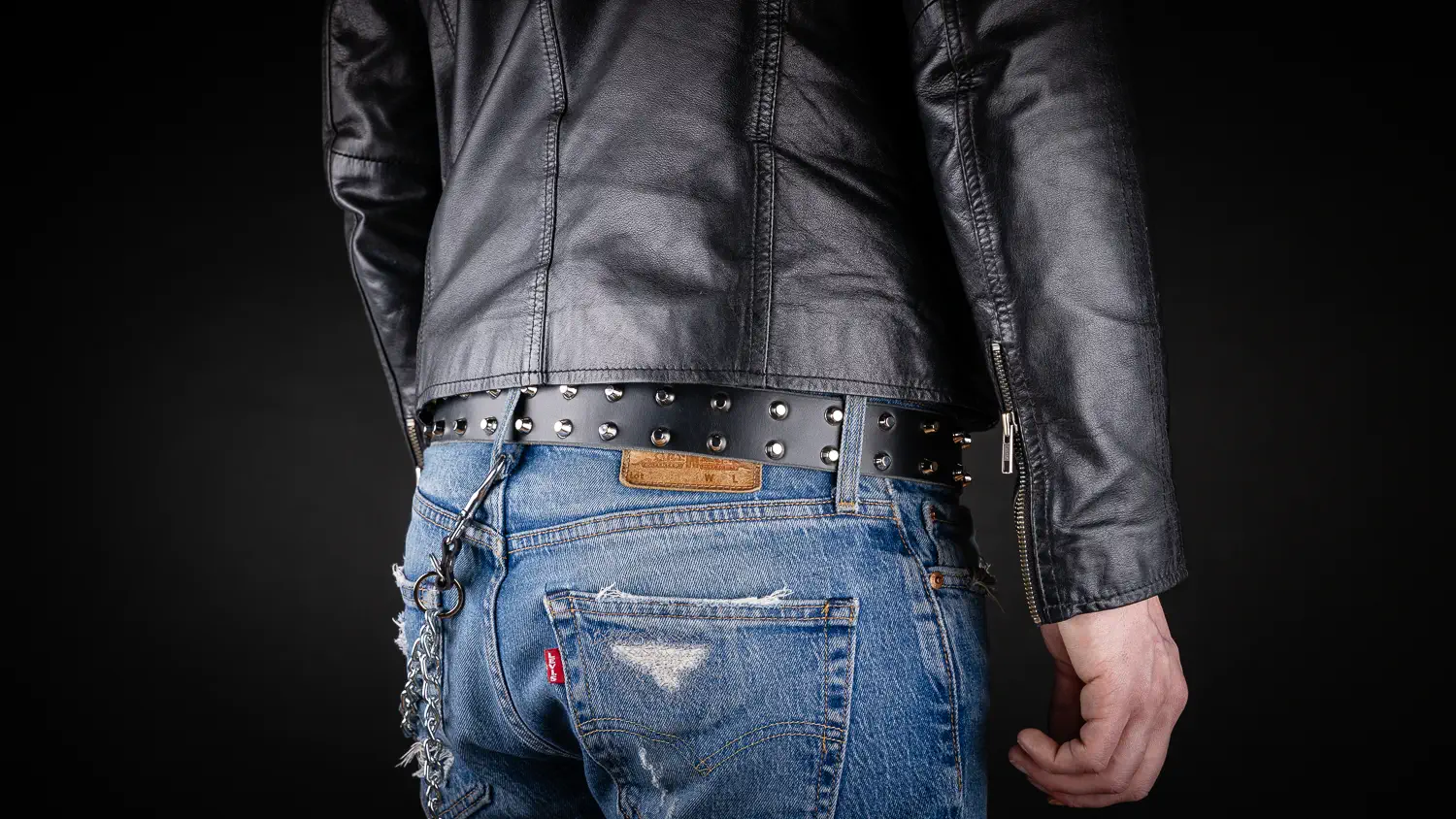 IRONLINE<br>Studded Leather Belt - Image 3